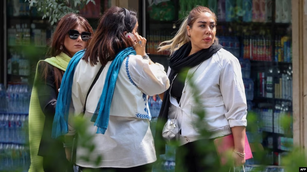 5b38e9a0-6b9b-4b0f-9a7b-b28828637a8c_cx0_cy10_cw0_w1023_r1_s_1_11zon.jpg دوشنبه ۲۶ شهریور ۱۴۰۳ ایران ۲۱:۵۲
بیانیه مشترک آمریکا، استرالیا، کانادا، نیوزلند و بریتانیا در دومین سالگرد مهسا: کنار زنان و دختران ایرانی ایستاده‌ایم by mohsen dehbashi