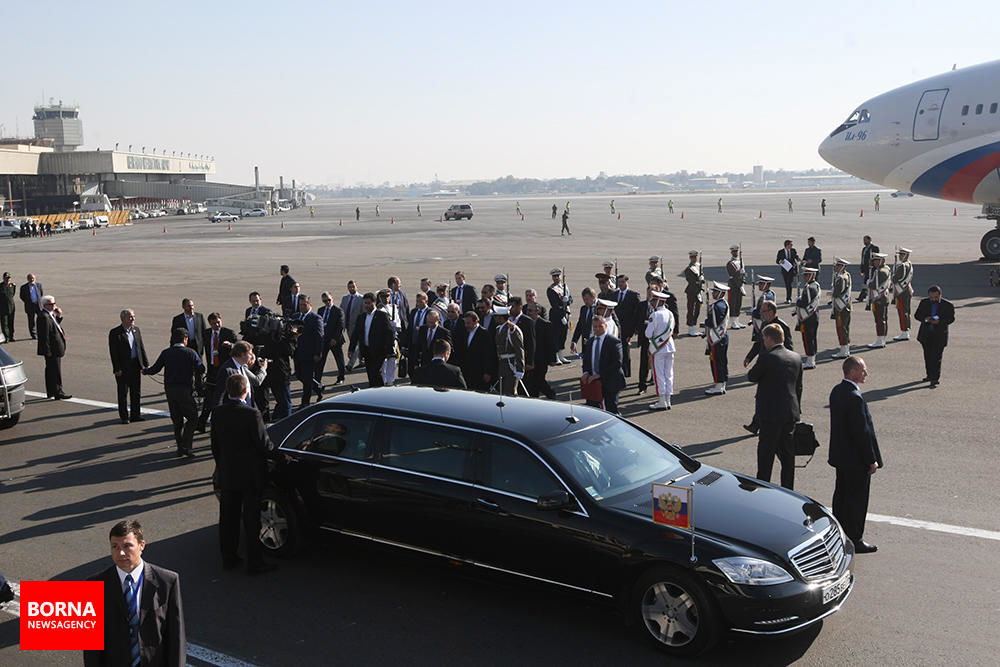 ورود+رئیس+جمهور+روسیه+به+تهران.jpg تیم حفاظتی پوتین در فرودگاه مهرآباد by mohsen dehbashi