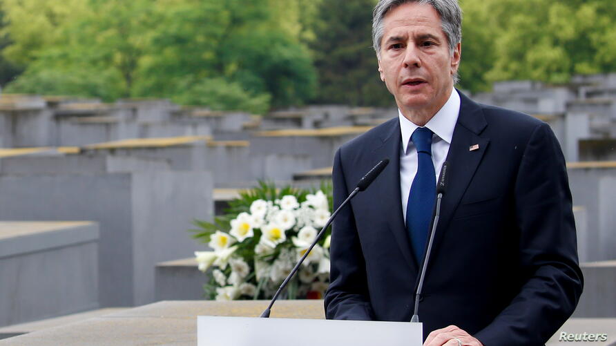 FILE PHOTO: U.S. Secretary of State Antony Blinken speaks during a visit at Holocaust Memorial as a part of Holocaust Dialogue signing event in Berlin وزیر خارجه آمریکا: با ایران در مورد بازگشت آن کشور به تعهداتش تحت برجام اختلافات جدی داریم
 تیر ۱۴۰۰/۰۵ تیر by mohsen dehbashi