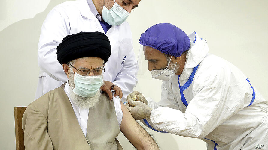 Virus Outbreak Iran ادامه جنجال بر سر واکسن ایرانی؛ از ادعای تزریق «برکت» به رهبر جمهوری اسلامی تا طرح شکایت از جهانپور
نویسنده: سارا دهقان
۰۵ تیر ۱۴۰۰ by mohsen dehbashi