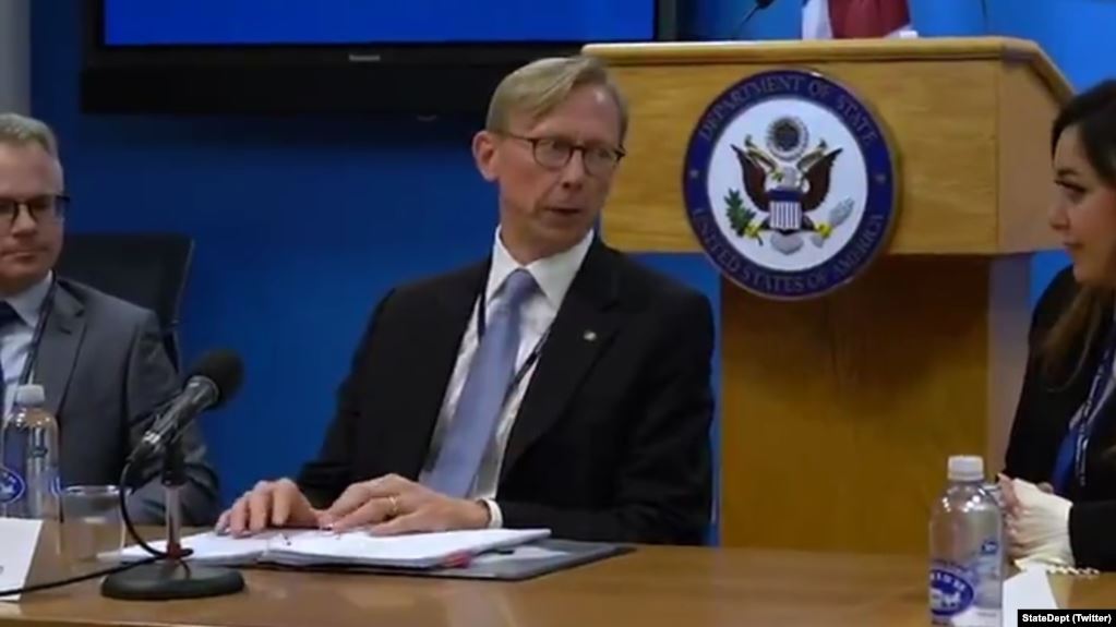 BF887D52-9D3A-4B4B-9DDC-E795710DFAA2_cx0_cy16_cw0_w1023_r1_s.jpg مهر ۰۵, ۱۳۹۸
دیدار برایان هوک با گروهی از آمریکاییان ایرانی‌تبار: بخش بزرگی از راهبرد ما ایستادن کنار مردم ایران است by mohsen dehbashi