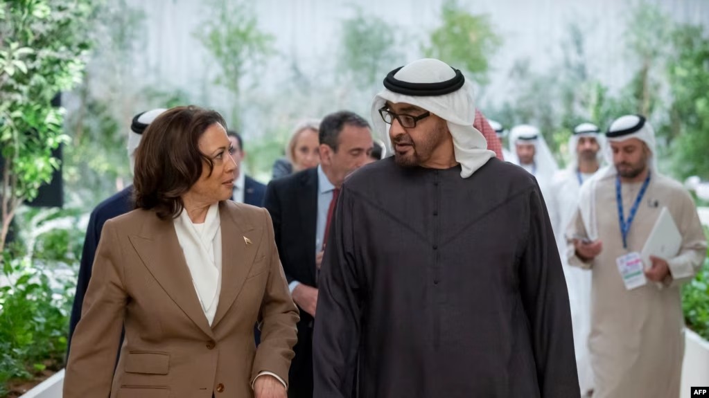 cae529c9-a8a4-401b-93f3-4d1eb20aa873_w1023_r1_s_11zon.jpg هیات آمریکایی برای گفتگو در مورد «غزه پس از جنگ» امروز به اسرائیل می‌رود
دوشنبه ۱۳ آذر ۱۴۰۲ ایران by mohsen dehbashi