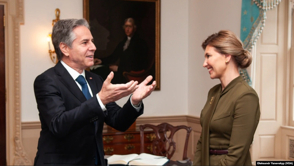 2022-07-20_225508.png چهارشنبه ۲۹ تیر ۱۴۰۱ ایران ۲۲:۵۳ 

بلینکن در دیدار با بانوی اول اوکراین: نسبت به کمک به اوکراینی‌ها کاملا متعهدیم by mohsen dehbashi