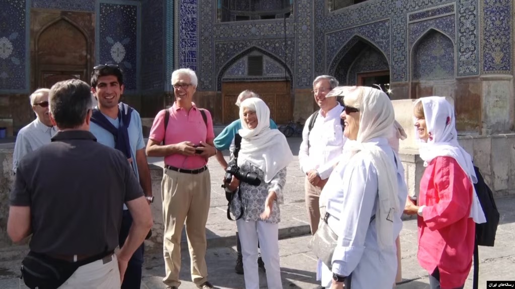 792ABF10-E434-4449-B354-177CEC6B52C9_cx11_cy7_cw86_w1023_r1_s_1_11zon.jpg چهارشنبه ۵ دی ۱۴۰۳ ایران ۱۸:۱۹ 
هشدار ۱۶ کشور به خودداری از سفر به ایران؛ «تعطیلی سه هزار» آژانس‌ گردشگری by mohsen dehbashi