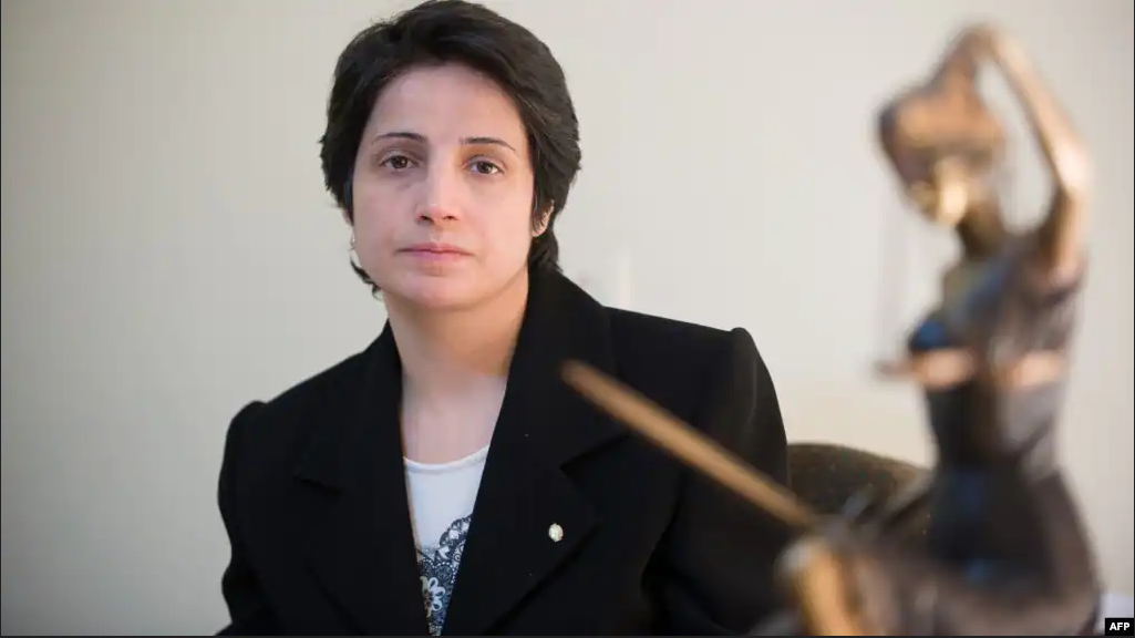 2023-10-30_092938.png دوشنبه ۸ آبان ۱۴۰۲ ایران ۰۹:۲۰
بازداشت نسرین ستوده در مراسم خاکسپاری آرمیتا گراوند by mohsen dehbashi