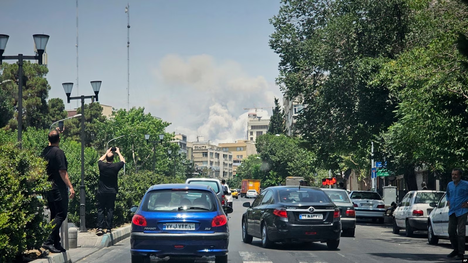 31a9c0ad-5e0e-4063-8583-46a318a42782_w1597_n_r1_s_1_11zon.jpg سه شنبه ۱۷ تیر ۱۴۰۴ تهران ۱۷:۱۴ 
قربانیان جنگ با اسرائیل «۱۰۶۰ نفر»؛ ایران از سرگیری مذاکرات هسته‌ای را تکذیب کرد by mohsen dehbashi