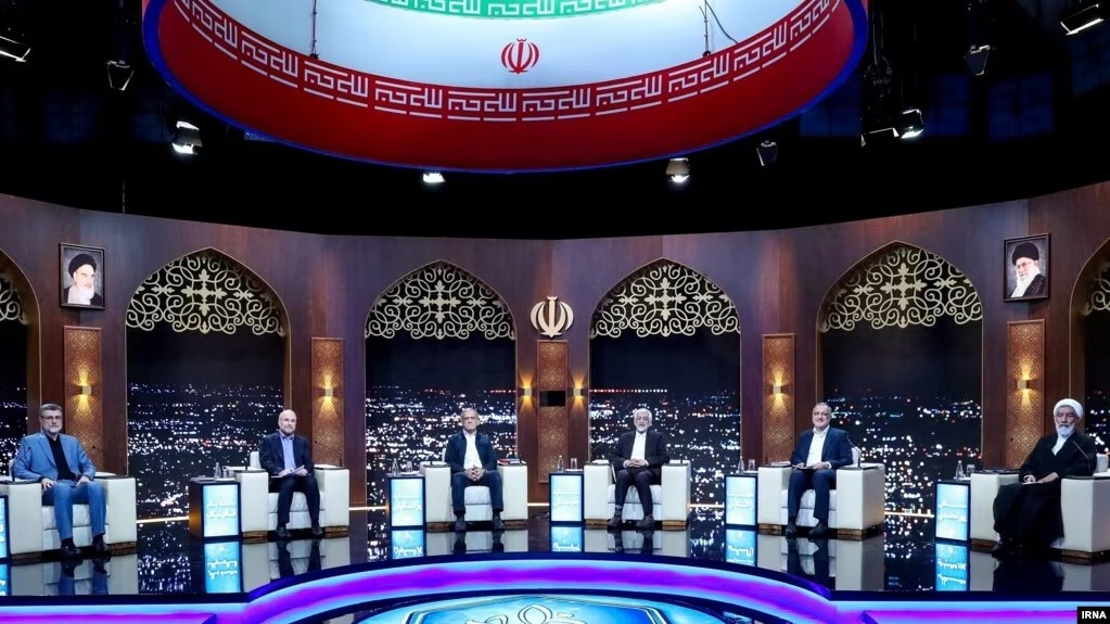 01000000-0a00-0242-5663-08dc8f176590_w1023_r1_s_1_11zon.jpg سه شنبه ۲۹ خرداد ۱۴۰۳ تهران ۰۹:۵۳ 
نخستین مناظره نامزدهای انتخابات چهاردهم ریاست‌جمهوری؛ جدال بر سر تحریم‌ها و مدیران ناکارآمد by mohsen dehbashi