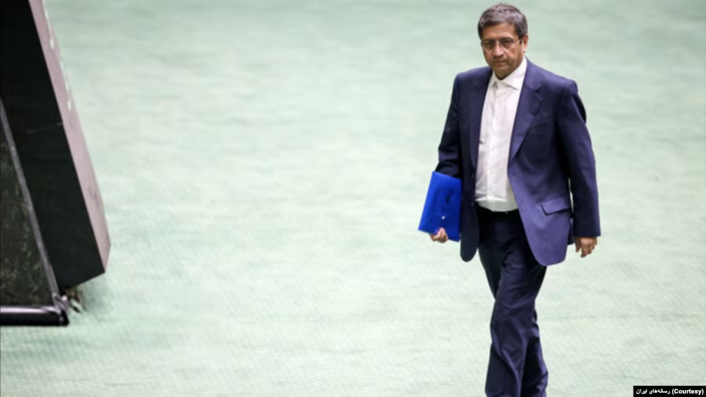 5d66d33f-db19-48e7-eddf-08dd4a81f35f_cx0_cy1_cw0_w1023_r1_s_1_11zon.jpg یکشنبه ۱۲ اسفند ۱۴۰۳ ایران ۱۸:۴۴ 
کاربران در مورد تاثیر برکناری همتی بر اقتصاد ایران: هیچ by mohsen dehbashi