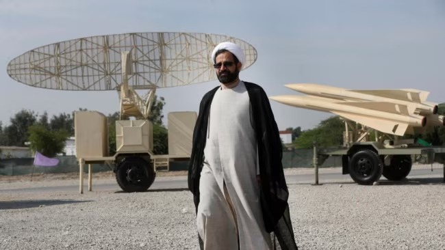 c810751c-6346-4f9a-84cf-6eb5a0e25635_w650_r1_1_11zon.jpg یکشنبه ۱۳ آبان ۱۴۰۳ ایران ۲۰:۳۹
جمهوری اسلامی «در موقعیت حمله» به اسرائیل است by mohsen dehbashi