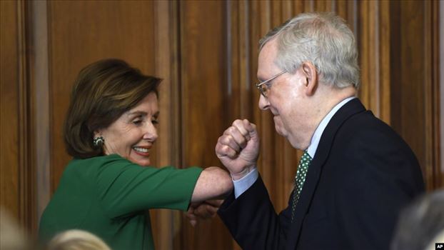 DDDD0A17-B275-402B-AEE7-C07596EAFA59_w1023_r1_s.jpg - شنبه ۲۷ اردیبهشت ۱۳۹۹ ایران ۱۵:۴۷\r\nاختلاف پلوسی و مکانل احتمالا مانع تصویب طرح جدید کمک مالی به مردم تا پیش از آغاز ژوئن خواهد شد