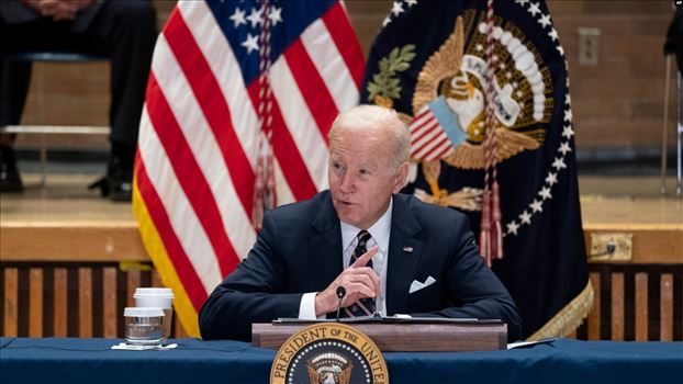 c36e0000-0aff-0242-1499-08d9edc3a4fd_w1597_n_r1_st.jpg - سه شنبه ۲۶ بهمن ۱۴۰۰ ایران ۰۹:۴۳ \r\nچهارمین سالگرد تیراندازی مرگبار پارکلند؛ رئیس جمهوری آمریکا از کنگره خواست برای پایان دادن به «خشونت مسلحانه» اقدام کند