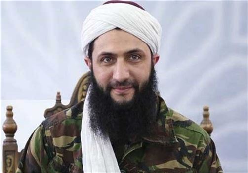 1863459_122.jpg - ابومحمد الجولانی رهبر گروه تروریستی هیئت تحریر الشام\r\nپس از آغاز جنگ داخلی سوریه در ۲۰۱۱، الجولانی به سوریه بازگشت و در سال ۲۰۱۲ جبهه النصره را تأسیس کرد. این گروه به‌عنوان شاخه‌ای از القاعده فعالیت خود را آغاز کرد و در جنگ علیه دولت بشار اسد نقش مهمی ایف