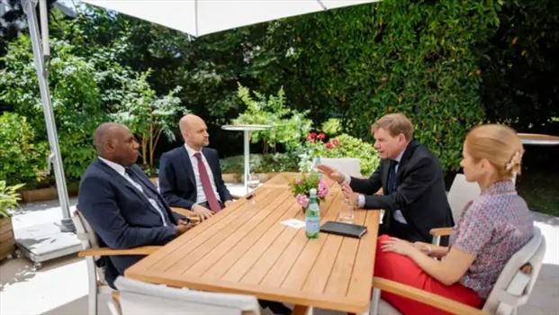 a86071ec-6992-43d3-a25d-ff2d1a35e71d_w650_r1_1_11zon.jpg - یکشنبه ۲۹ تیر ۱۴۰۴ تهران ۱۴:۰۳ \r\nکایا کالاس و وزیران خارجه بریتانیا، فرانسه و آلمان در حاشیه نشست وزیران خارجه اروپا در ژنو، ۳۰ خرداد