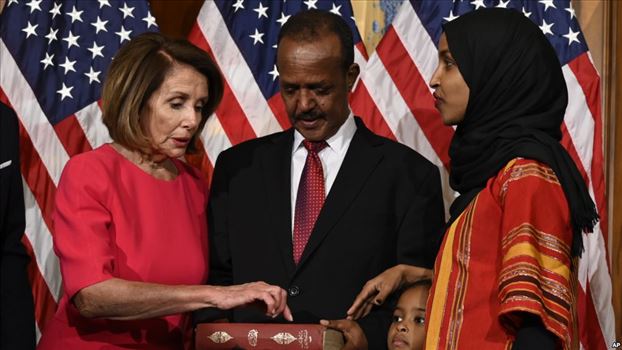 F13EB9F7-451C-4114-9085-FA8853DE97A0_w1023_r1_s.jpg - تاریخ‌سازی در مجلس نمایندگان آمریکا؛ سوگند دو نماینده زن به قرآن