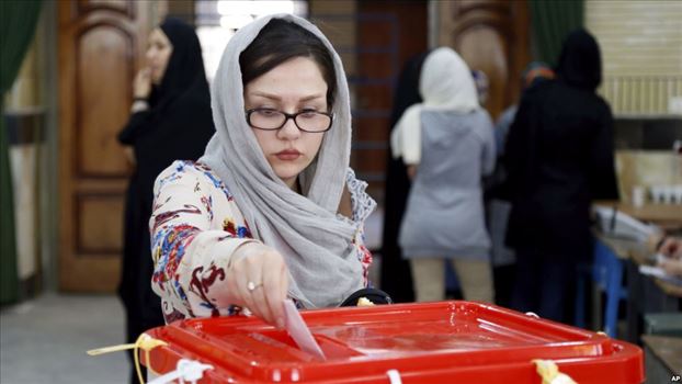 F7E45DD8-EE39-45D2-9EB0-9FF729C7C5E6_cx0_cy5_cw0_w1023_r1_s.jpg - گزارش خبرگزاری فرانسه درباره انتخابات ایران: بازار داغ شایعات و نتیجه غیرقابل پیش بینی share\r\nدوشنبه ۴ اردیبهشت ۱۳۹۶ ایران ۰۰:۴۴\r\nايران\r\nگزارش خبرگزاری فرانسه درباره انتخابات ایران: بازار داغ شایعات و نتیجه غیرقابل پیش بینی