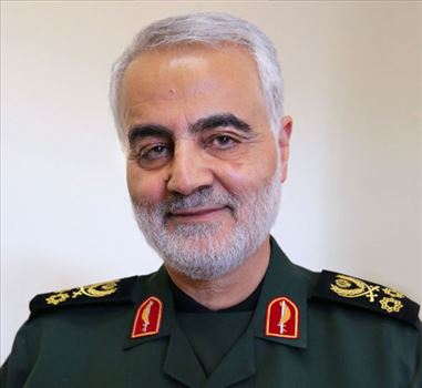 sardarsoleymani-photokade-com.jpg - شهادت مظلومانه سردار سرافراز سپهبد قاسم سلیمانی مجاهدی که بیشترین نقش را در مبارزه با گروههای تکفیری و خشونت طلب در منطقه داشت، لکه سیاهی بر ‌پیشانی کسانی شد که خاور میانه را ملک طلق خود می دانند و با دخالت های پنهان و آشکار خود هدفی جز به آشوب کشیدن این