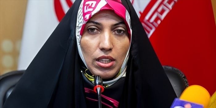 2047542_380.jpg - حمله تند و توهین آمیز آمنه سادات ذبیح پور به احمدی نژاد