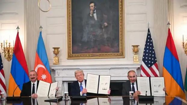 5aa11769-d28a-4431-8457-846bd3f9fb7b_cx0_cy7_cw0_w650_r1_1_11zon.jpg - شنبه ۱۸ مرداد ۱۴۰۴ تهران ۱۰:۰۰ \r\n۱۷/مرداد/۱۴۰۴ \r\nارمنستان و آذربایجان توافق پایان دادن به دهه‌ها درگیری را در کاخ سفید امضا کردند