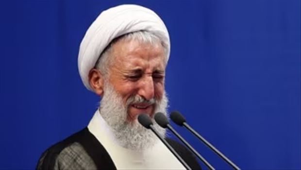 a85910b7-43a0-43db-95e2-812f4fab1fc4_cx0_cy1_cw0_w408_r1_1_11zon.jpg - یکشنبه ۱۲ مرداد ۱۴۰۴ تهران ۱۵:۵۳ \r\nکاظم صدیقی، امام جمعه تهران و متهم به «زمین‌خواری»، از مقام خود کنار رفت\r\nاین مرد  که در ماه‌های گذشته به‌دلیل اتهامات فساد اقتصادی و مالی خود و فرزندانش تحت فشار برای کناره‌گیری از این سمت قرار داشت، پس از ۱۷ سال از مقا