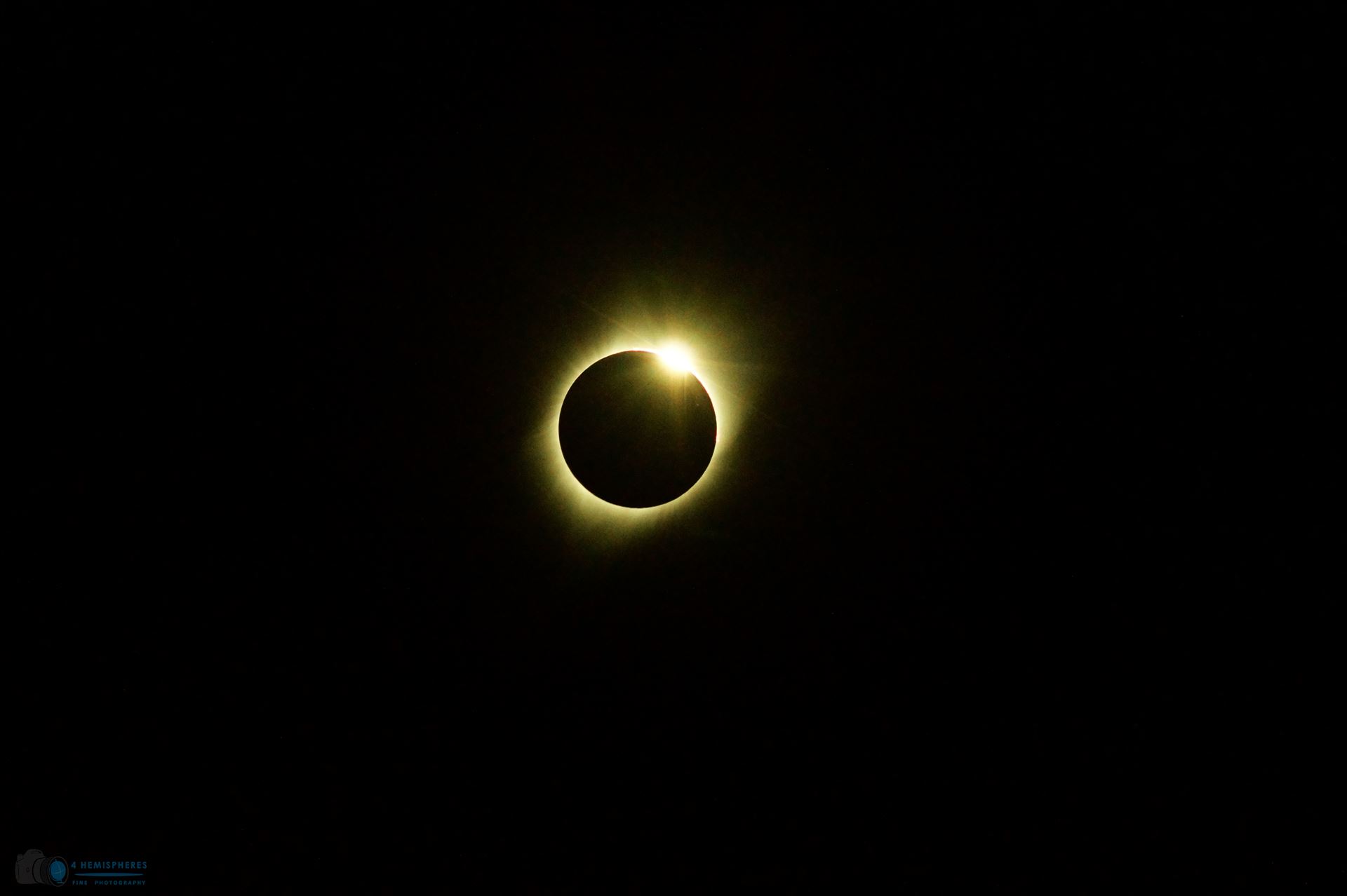 First Diamond First glimpse of the diamond ring as the totality ends. by 4 Hemispheres Photography