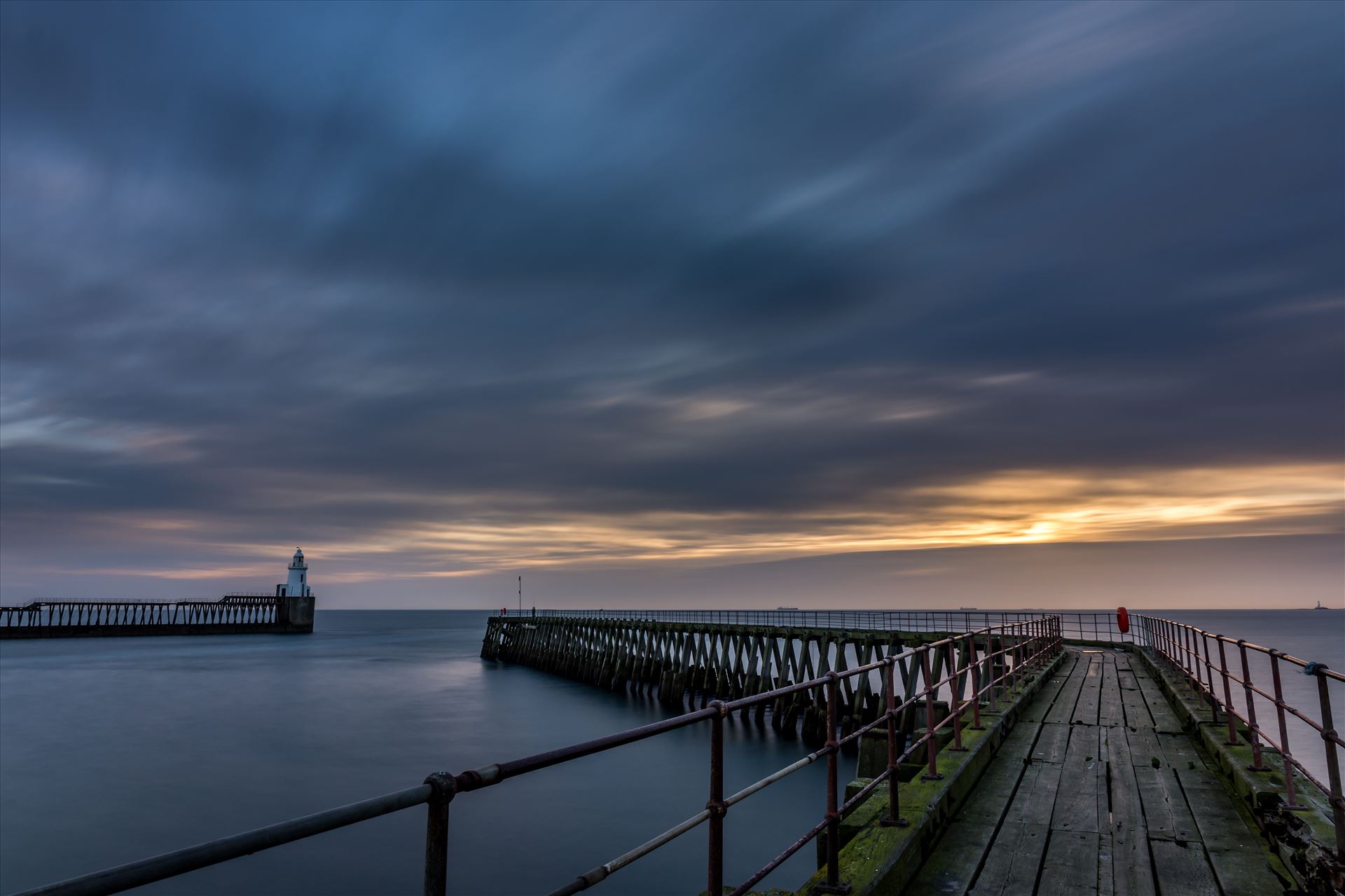 Blyth Pier, Northumberland  by philreay