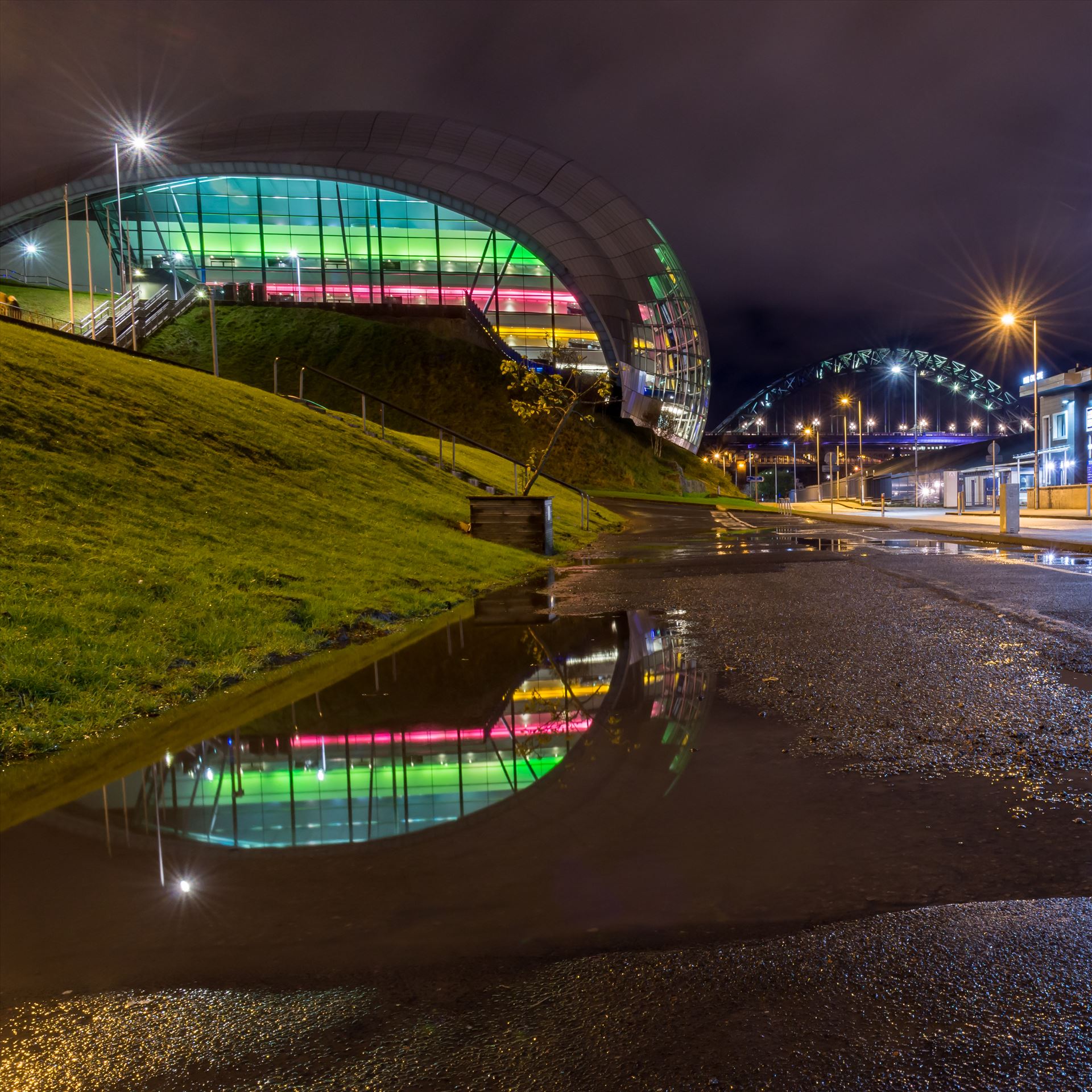 Reflections on Gateshead quayside  by philreay