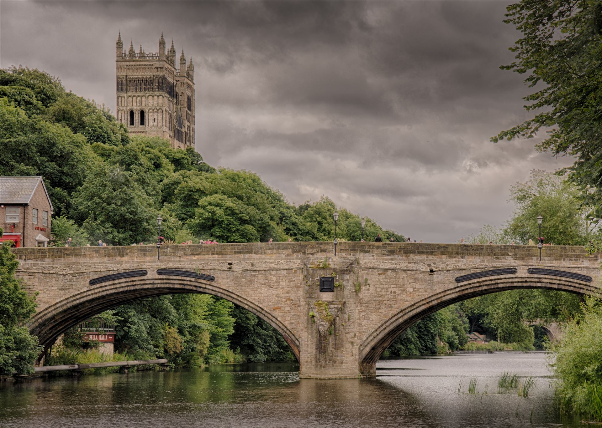 Durham riverside & Cathedral  by philreay
