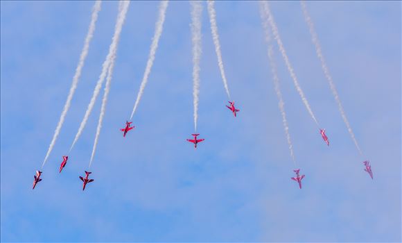 Red Arrows by philreay