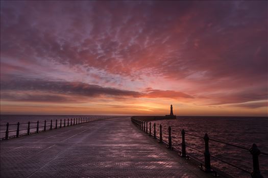 Roker Pier at sunrise by philreay
