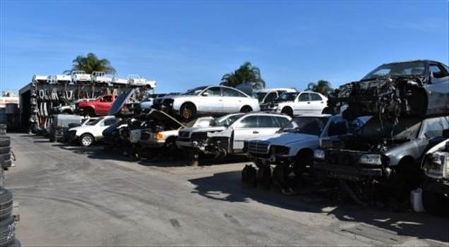 Free car wrecking Adelaide.jpg by paylesstowing