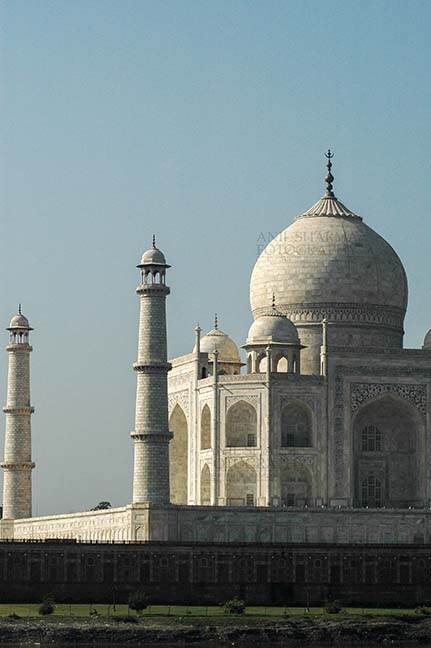 Monuments- Taj Mahal, Agra, Uttar Pradesh, India. (Photo: Atul Sharma) Side view of Taj Mahal, the jewel of Muslim art in India at Agra, Uttar Pradesh, India. by Anil