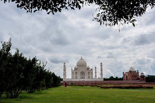 Monuments- Taj Mahal, Agra (India) The Beauty of Taj Mahal in rainy season at Agra, Uttar Pradesh, India. by Anil