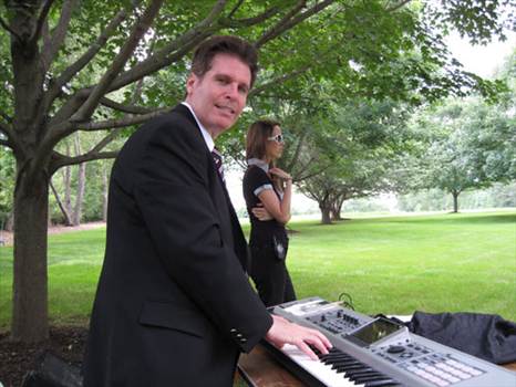 Arnieabramspianist.com is simply the best platform when it comes to hire solo musicians in NYC. Arnie Abrams is a specialist performer for wedding parties, corporate functions and private parties. Please visit our website to know more.