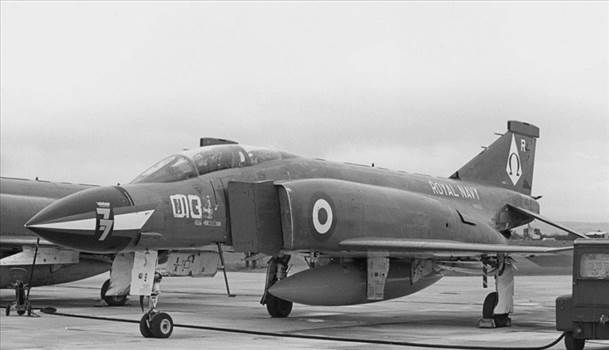 F-4K Phantom FG1- XV592 -013-4.jpg - 