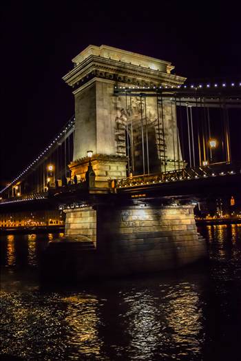 _DSC0236.jpg - Budapest Bridge at night.