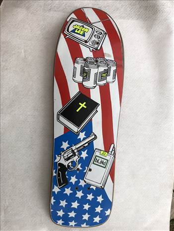 Jason Lee Blind Icons Skateboard Deck '91 original
in near perfect condition. never been used.
 a couple of marks, an old sellotape stain, and a small bit of grip is missing 
ive taken pictures of all of the details for you