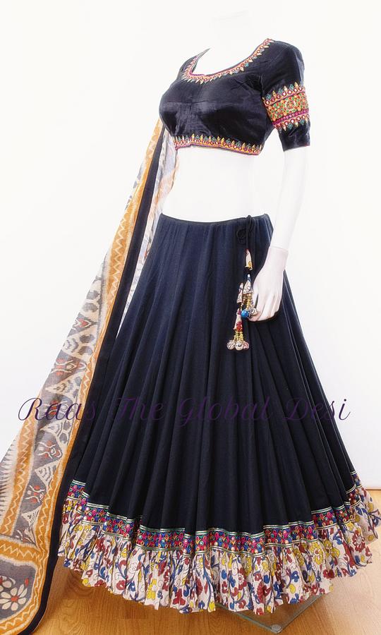 Buy CC2785 Chaniya Choli - Raastheglobaldesi  Order high quality Chaniya Choli from Raastheglobaldesi. At RAAS aim to grace the silhouettes of women everywhere and make them feel confident in their styling. With unique designs and bold patterns, you can enhance your wardrobe to match your personality by RAASCLOTHING