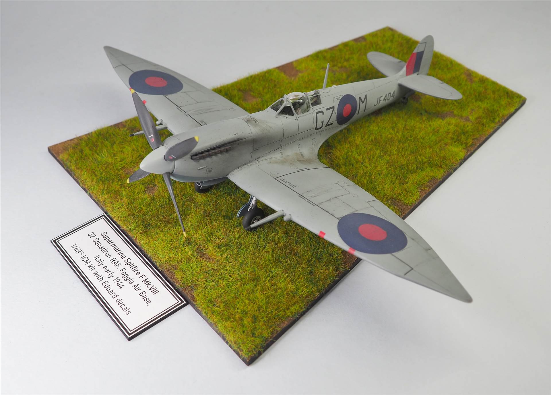 ICM Spitfire VIII 02.JPG  by ajeaton65