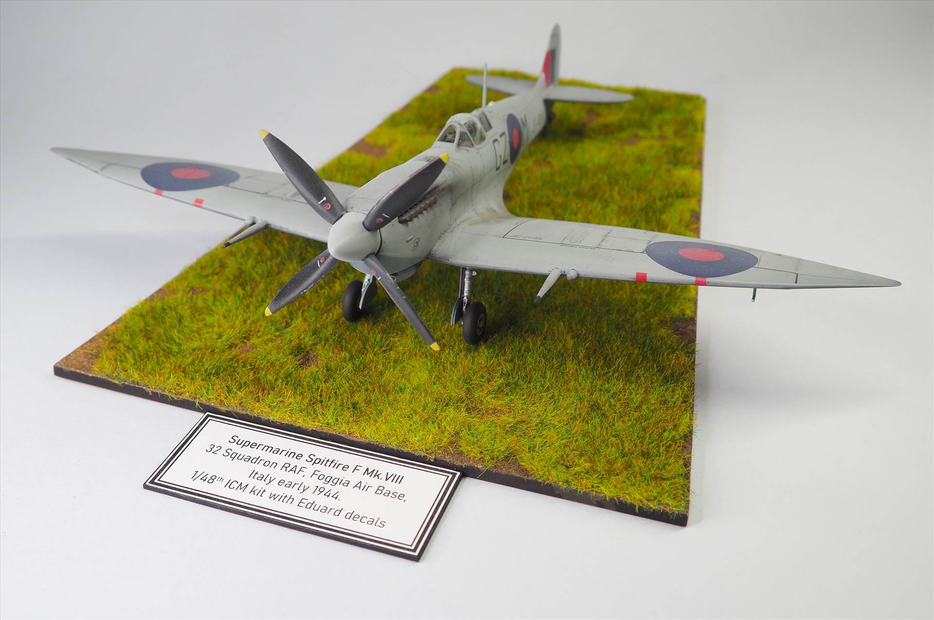 ICM Spitfire VIII 01.JPG  by ajeaton65