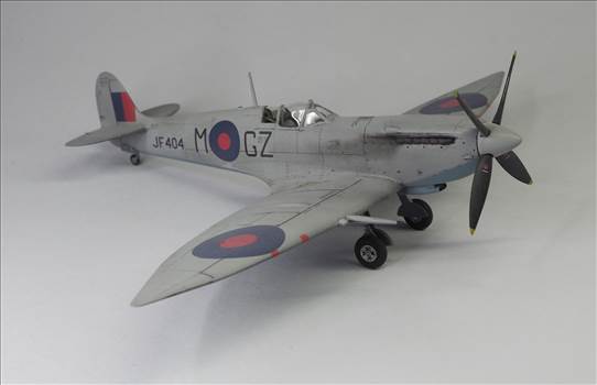 ICM Spitfire VIII 07.JPG by ajeaton65