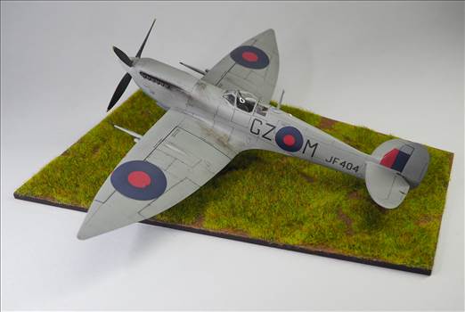ICM Spitfire VIII 03.JPG by ajeaton65