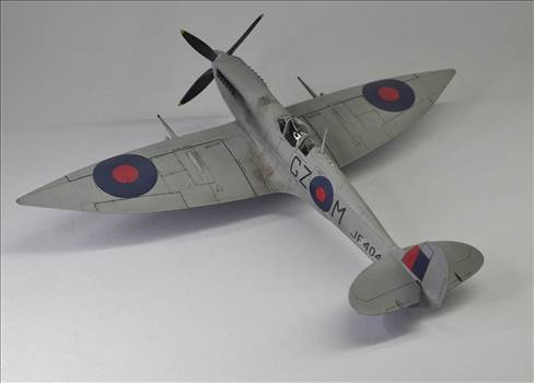 ICM Spitfire VIII 04.JPG by ajeaton65