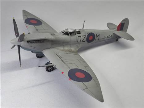 ICM Spitfire VIII 10.JPG by ajeaton65