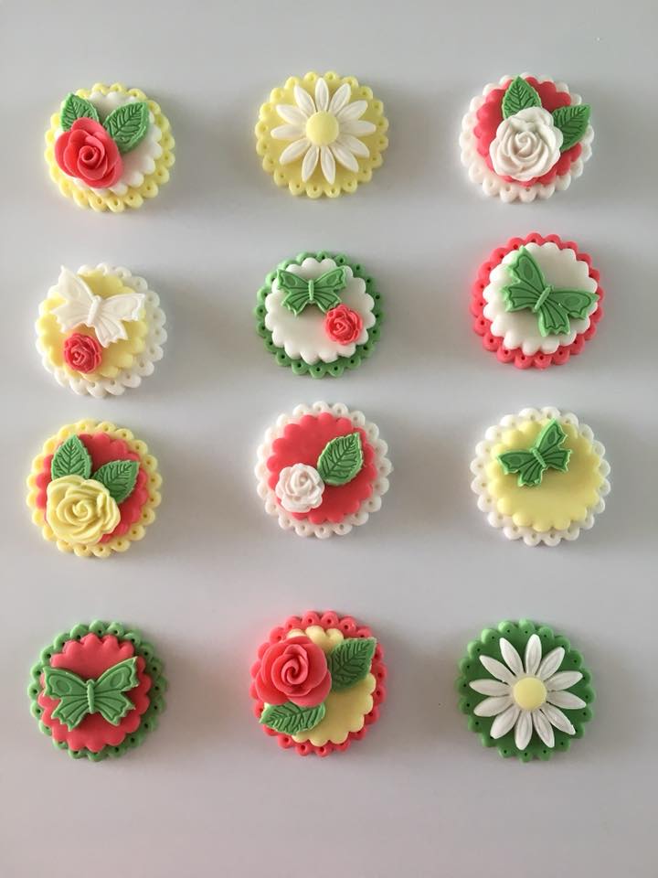 . As it’s looking like spring has sprung at last (hopefully), I have put together some fondant cupcake topper designs to celebrate the sunshine ☀️

These are placed on top of a cupcake with a buttercream swirl in various flavours and colours. by Alison Wonderland Bakes