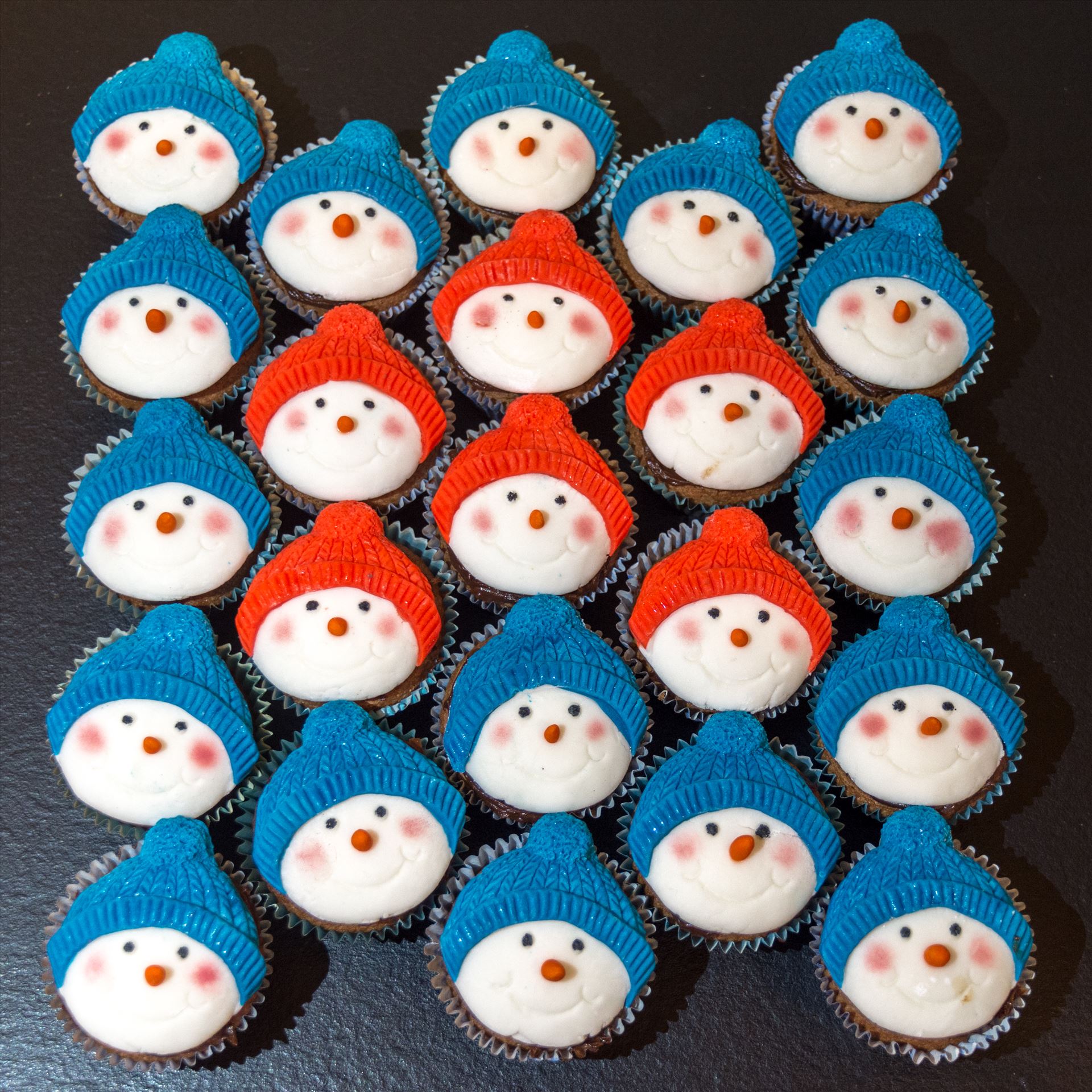 Xmas cupcakes - snowmen  by Alison Wonderland Bakes