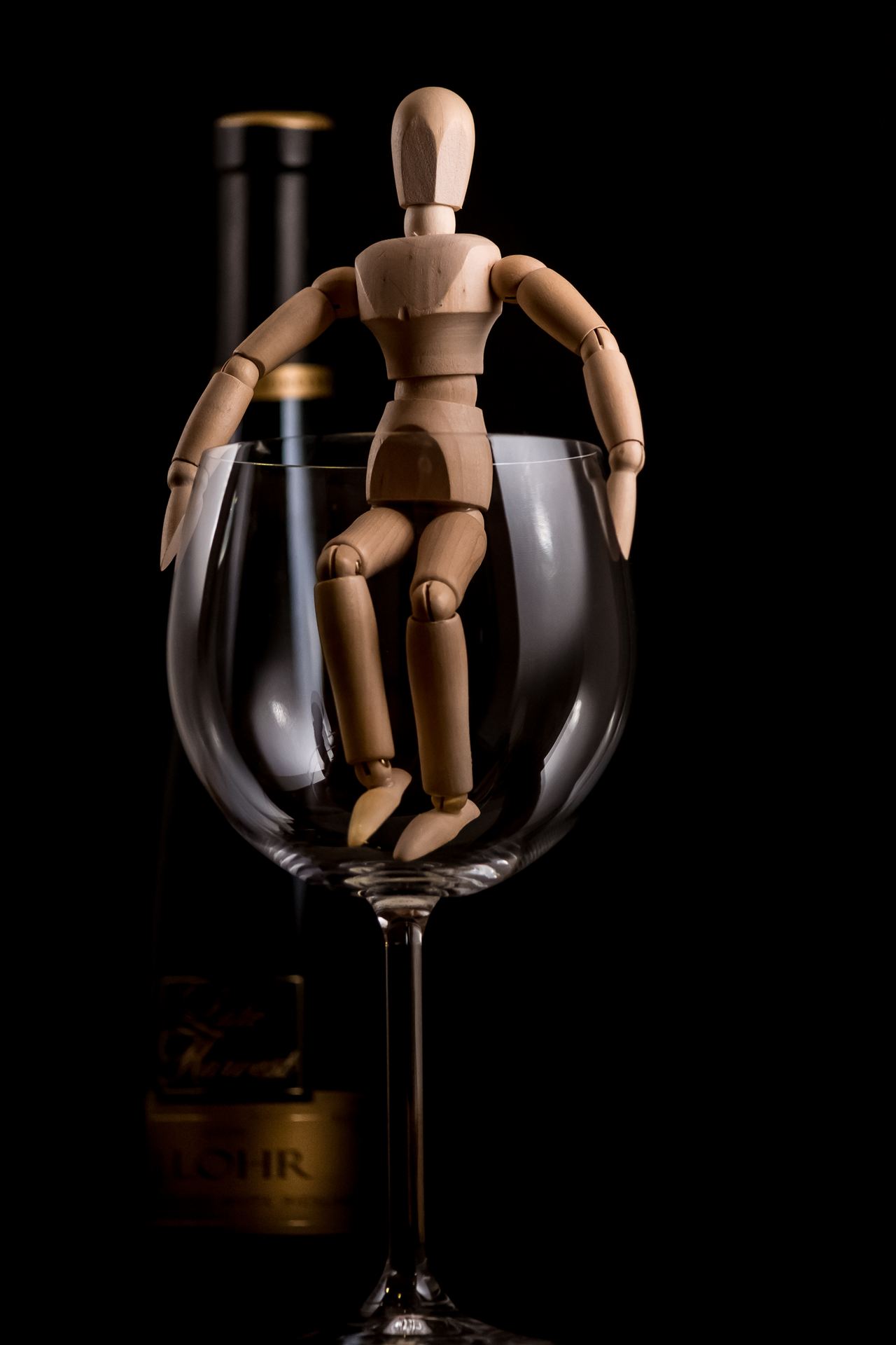 Artificial Oenophile.jpg Artie contemplates a good glass of wine by Sarah Williams