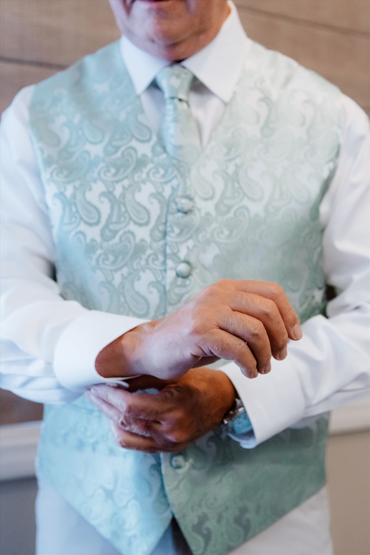 GroomPrep-6058.jpg  by Sarah Williams