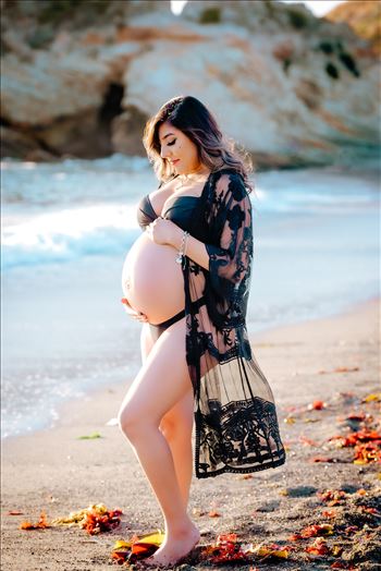 Sarah Williams of Mirror's Edge Photography, a San Luis Obispo Wedding, Luxury Boudoir and Maternity Photographer, captures Evelyn and Raul's Maternity session at Spooner's Cove at Montana de Oro in Los Osos, California.