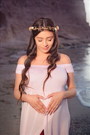 Mirror's Edge Photography, a San Luis Obispo Wedding, Engagement and Maternity Photographer, captures Jessica's Maternity session at Spooner's Cove at Montana de Oro in Los Osos, California.