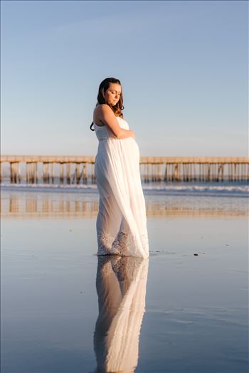 Avila Beach Maternity Photography Session at sunset with Erica and Nicholas.  Oceanfront Maternity Photography Session in San Luis Obispo, California.